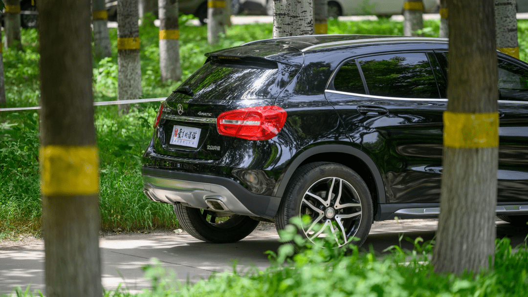 二手奔驰事故车出售_连云港二手奔驰c级车_二手购买奔驰车