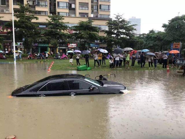 见识到洪水无情，水泡车可能还要坑老实人